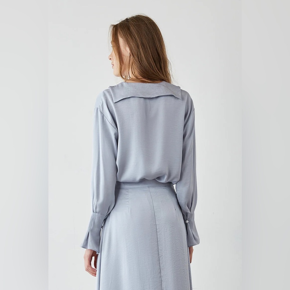 J.ING Jing Blue Satin Long Sleeve Blouse Top Size S/M NWT - Picture 3 of 4